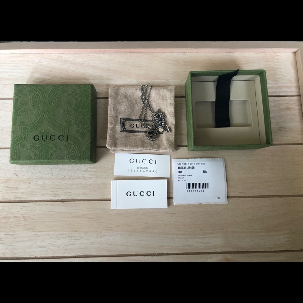 SALE!!AUTHENTIC GUCCI 🇮🇹INTERLOCKING G PENDANT